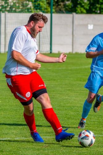 ,,Ambice mám vždycky ty nejvyšší. Na druhou stranu musím mít i trošku střízlivý pohled'', říká kapitán Michal Tichý před úvodním zápasem okresního přeboru.